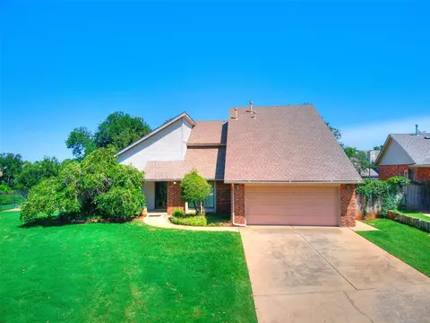6209 Inland Rd, Warr Acres, OK 73132