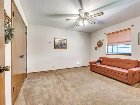 245 E Olympic Dr, Yukon, OK 73099 photo 11