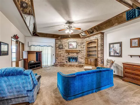 245 E Olympic Dr, Yukon, OK 73099 photo 5