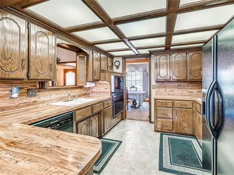 245 E Olympic Dr, Yukon, OK 73099 photo 8