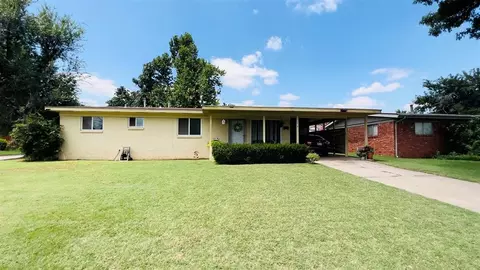 9901 Ridgeview Dr, The Village, OK 73120