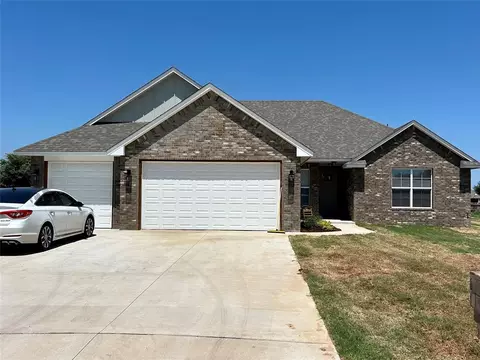 722 N 1st St, Cashion, OK 73016