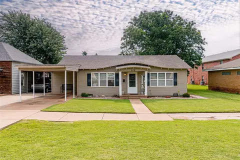 512 N State St, Weatherford, OK 73096