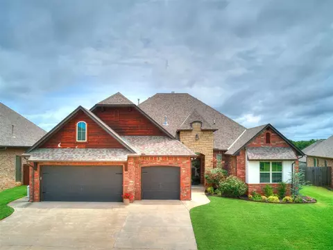 3216 Drake Crest Dr, Edmond, OK 73034