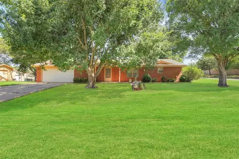 701 W 4th St, Cordell, OK 73632