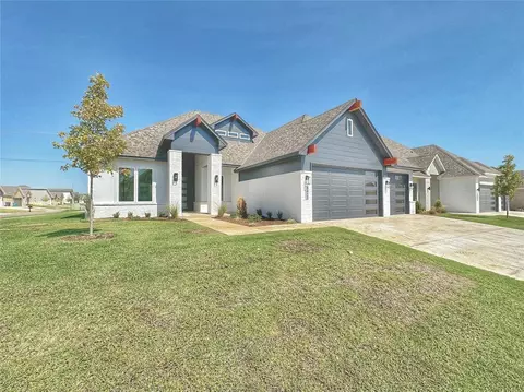 6413 NW 157th St, Edmond, OK 73013