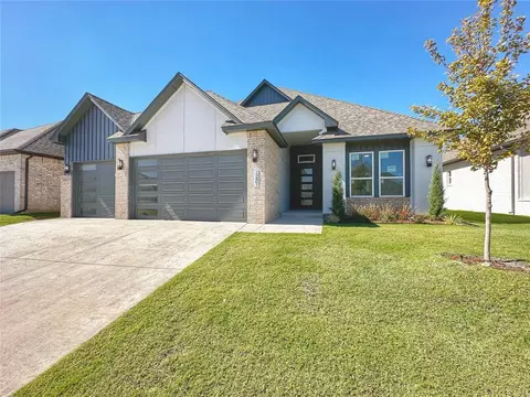 15801 Capri Ln, Edmond, OK 73013