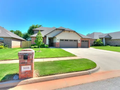 8608 SW 66th Pl, Oklahoma City, OK 73169