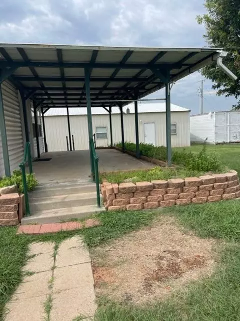 114 Meyers Dr, Tuttle, OK 73089 photo 4