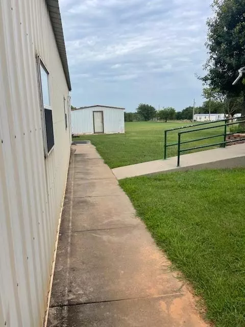 114 Meyers Dr, Tuttle, OK 73089 photo 9