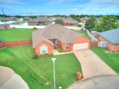 1302 Nottingham Cir, Shawnee, OK 74804
