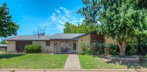 4765 Meench Dr, Del City, OK 73115