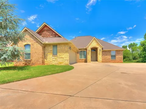 16729 Village Garden Dr, Edmond, OK 73012