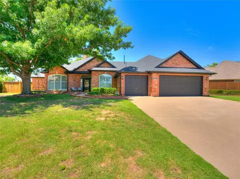 2432 Fairway Ct, Norman, OK 73069