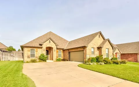 4632 Spectacular Bid Ave, Edmond, OK 73025
