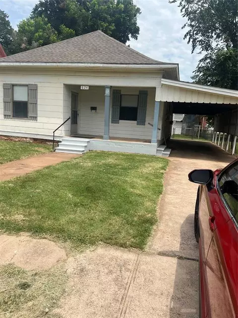 624 W Minnesota Ave, Chickasha, OK 73018