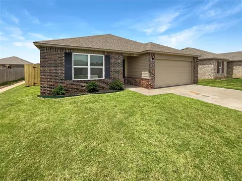 211 Waterside Dr, Newcastle, OK 73065