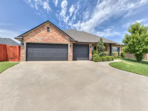 9121 NW 83rd St, Yukon, OK 73099