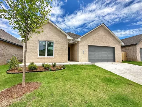 5929 NW 158th St, Edmond, OK 73013