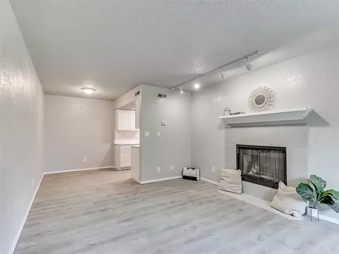 11120 Stratford Dr #117, Oklahoma City, OK 73120