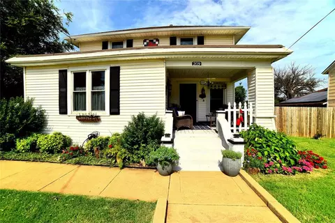 209 N Blaine Ave, Geary, OK 73040