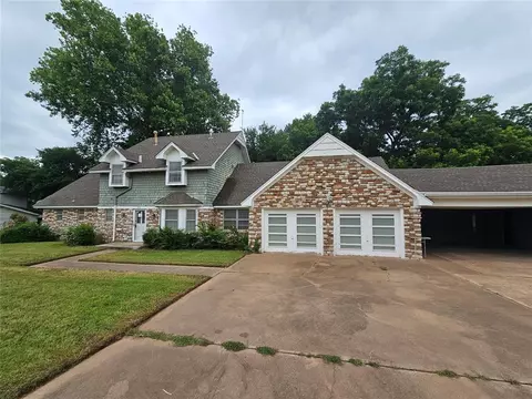 819 W Adams St, Purcell, OK 73080