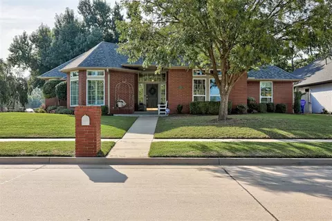709 Parkside Rd, Norman, OK 73072