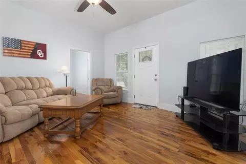 702 E Cherry St, Noble, OK 73068 photo 4