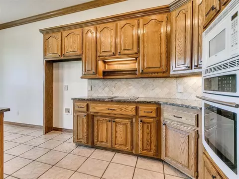 212 E Ponderosa Dr, Tuttle, OK 73089 photo 29