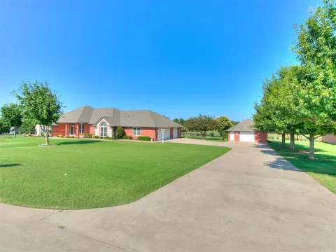 212 E Ponderosa Dr, Tuttle, OK 73089 photo 2