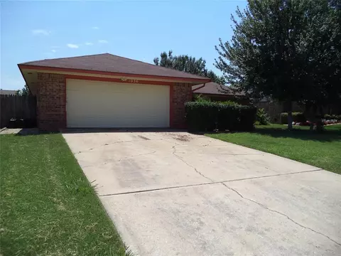 1036 Linn Ln, Yukon, OK 73099