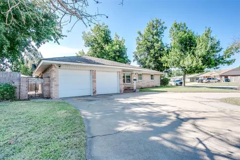 8700 S Fairview Dr, Oklahoma City, OK 73159