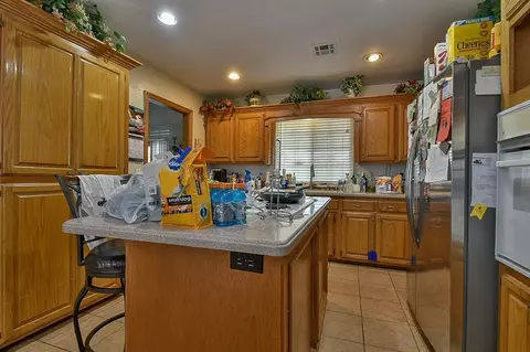 9229 S Sooner Rd, Moore, OK 73165 photo 4