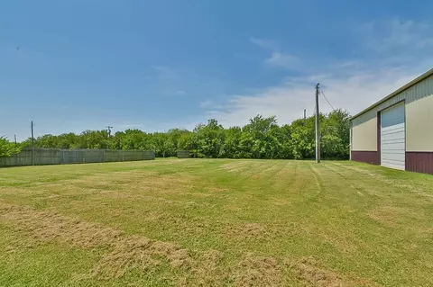 9229 S Sooner Rd, Moore, OK 73165 photo 22