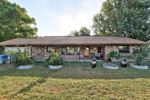 108 Pinewood Dr, Tuttle, OK 73089