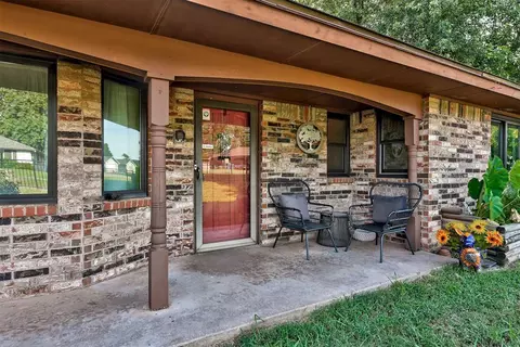 108 Pinewood Dr, Tuttle, OK 73089 photo 4