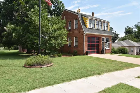 1324 W Noble Ave, Guthrie, OK 73044