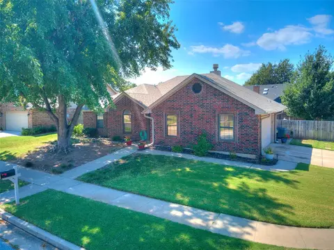 18325 English Oak Ln, Edmond, OK 73012