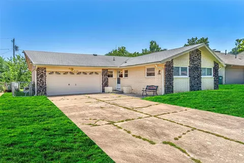 4756 Princess Ln, Del City, OK 73115