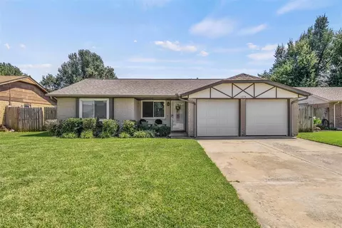 1078 Cumberland Mansion, Yukon, OK 73099