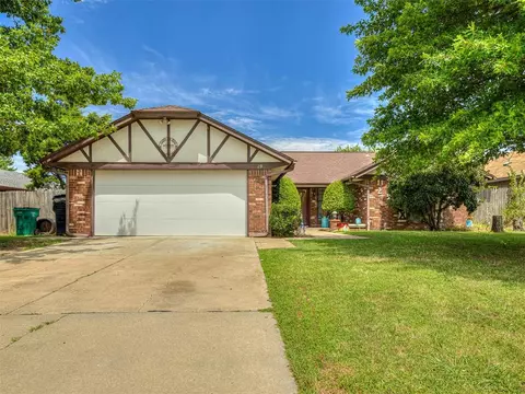 29 Corona Dr, Oklahoma City, OK 73149