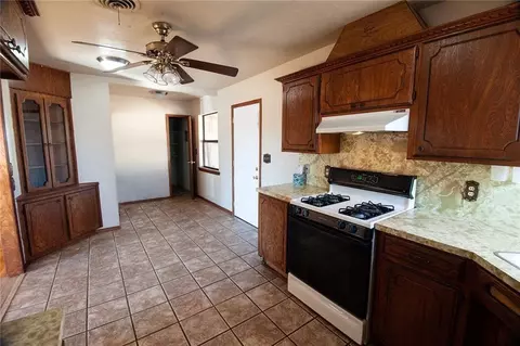 805 Asalee St, Altus, OK 73521 photo 6
