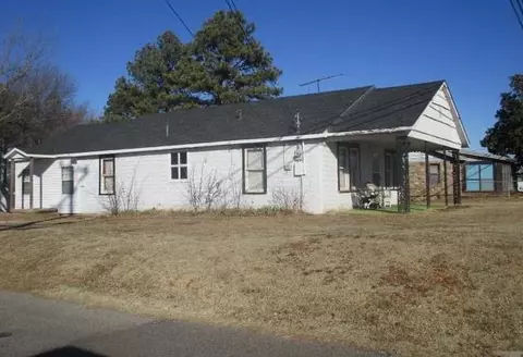 112 W Green St, Meeker, OK 74855
