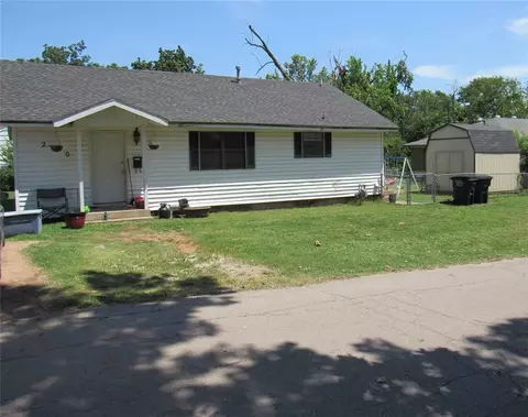 230 W Kirk St, Shawnee, OK 74801