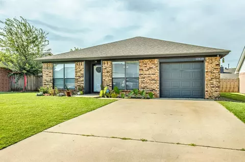 12428 NW 3rd Pl, Yukon, OK 73099