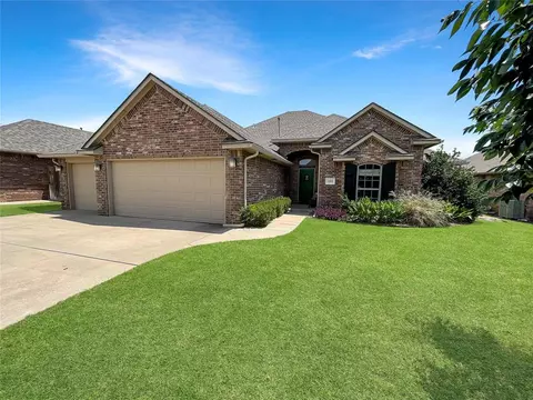 3812 Wickersham Dr, Edmond, OK 73013