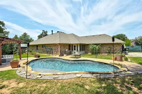 3962 Prairie Falcon Pt, Edmond, OK 73034
