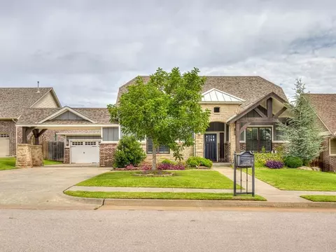 3317 Commons Ct, Edmond, OK 73034