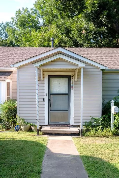 904 E 6th St, Ada, OK 74820
