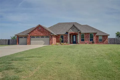 3071 SE 37th St, Norman, OK 73072